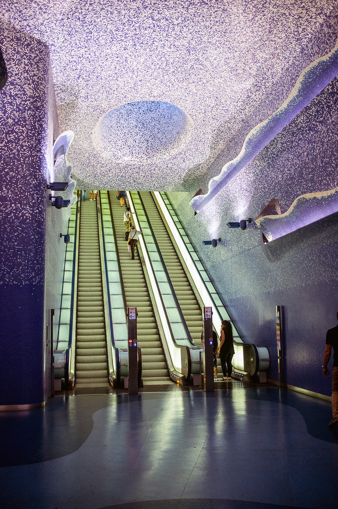 ClimaSole's tweet photo. Toledo. 😍
Metropolitana di Napoli. 🚈💙 https://t.co/QfHNyS6LQq