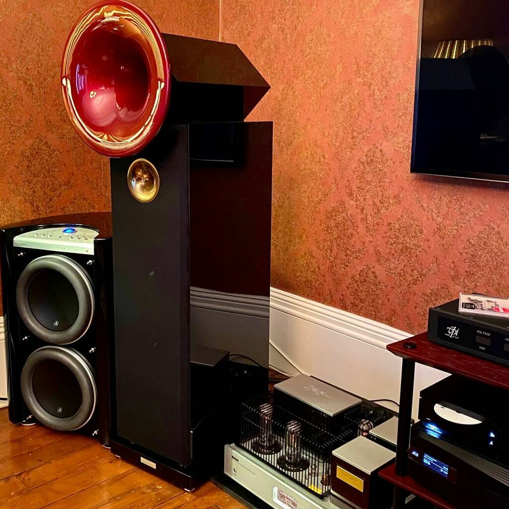 AudioVenue's tweet photo. Our installers where in Plymouth yesterday, installing the mighty JL Audio Gotham and dCS Rossini player. #jlaudio #jlaudiosubwoofer #jlaudiogotham #gothamsubwoofer #dcs #dcsrossini #rossiniplayer #bass #sub #hornspeakers #valvepower #audiosystem #hifi … https://t.co/j3ikMrzx4j https://t.co/21bzTa5sm3