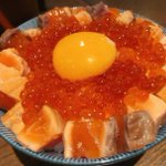 「炙り漬けサーモンとイクラの玉子かけご飯」究極のごちそう!