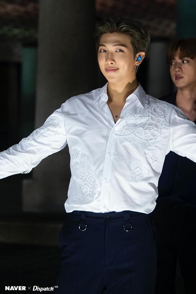 우리 멋진 리더 김남준
나라 어디까지 왔니?
진즉 이삿짐 싸놨어~
I vote #RM of #BTS (@BTS_twt) for #TDYAwards #BiggestCrush @965TDY https://t.co/2pHiSMfzxJ https://t.co/6QQ759V7TJ