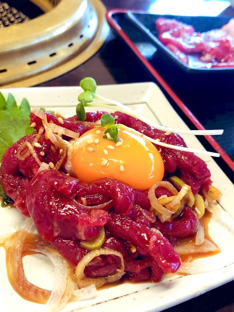 ShowEats's tweet photo. 寒くなってきて、暖かい物が食べたくなる季節になりました！
ショーアンドイーツの企画として、鍋などもいいのでは？！と毎日食べ物の事ばかり考えております😊
寒くなってきたので先日、久々のユッケなど食べてしまいました🥳 https://t.co/1kSFv1r0Er