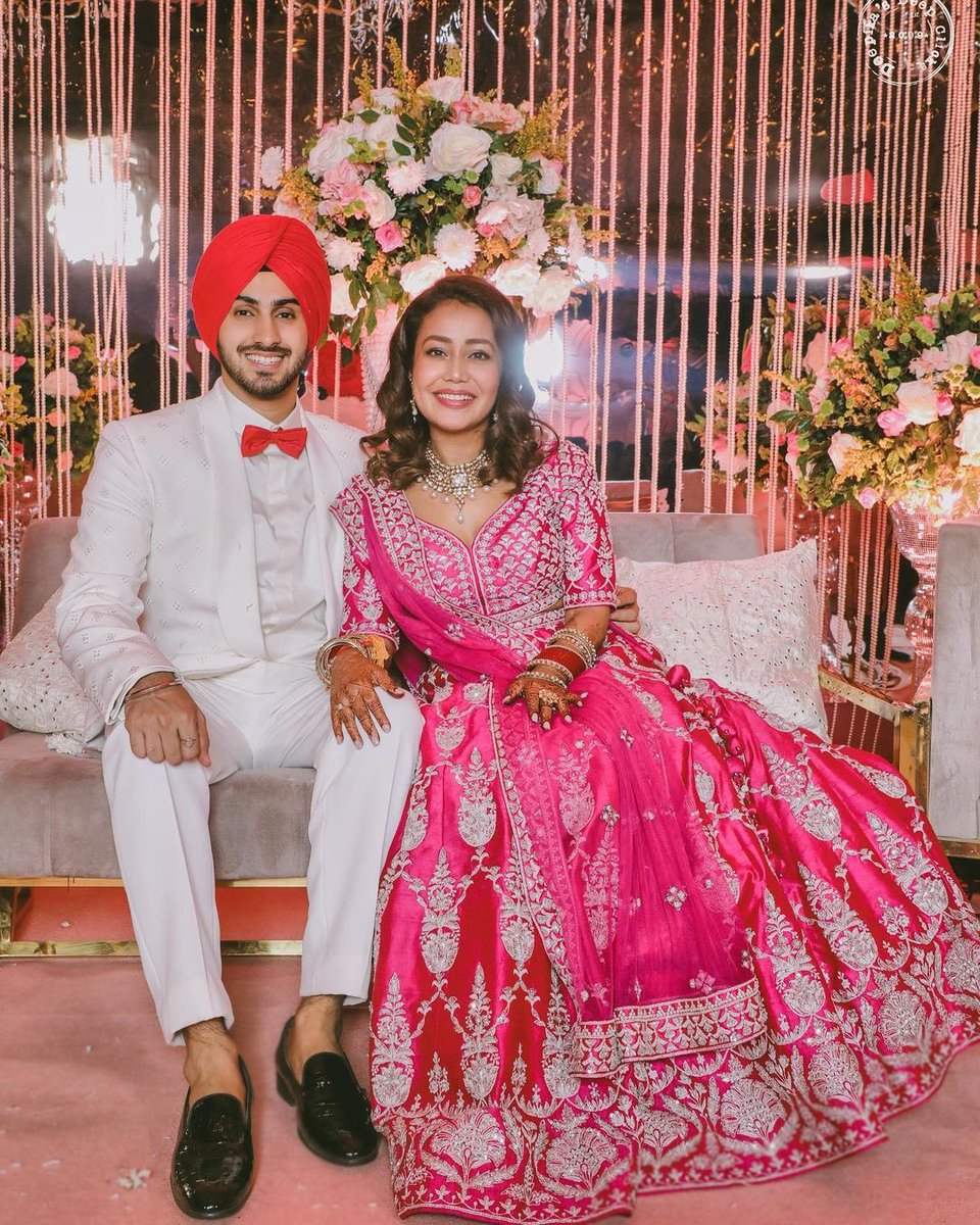 NehaKakkarTeam's tweet photo. #NehuPreet ❤️🤗

#NehaKakkar #RohanPreet https://t.co/etpN48RCDf