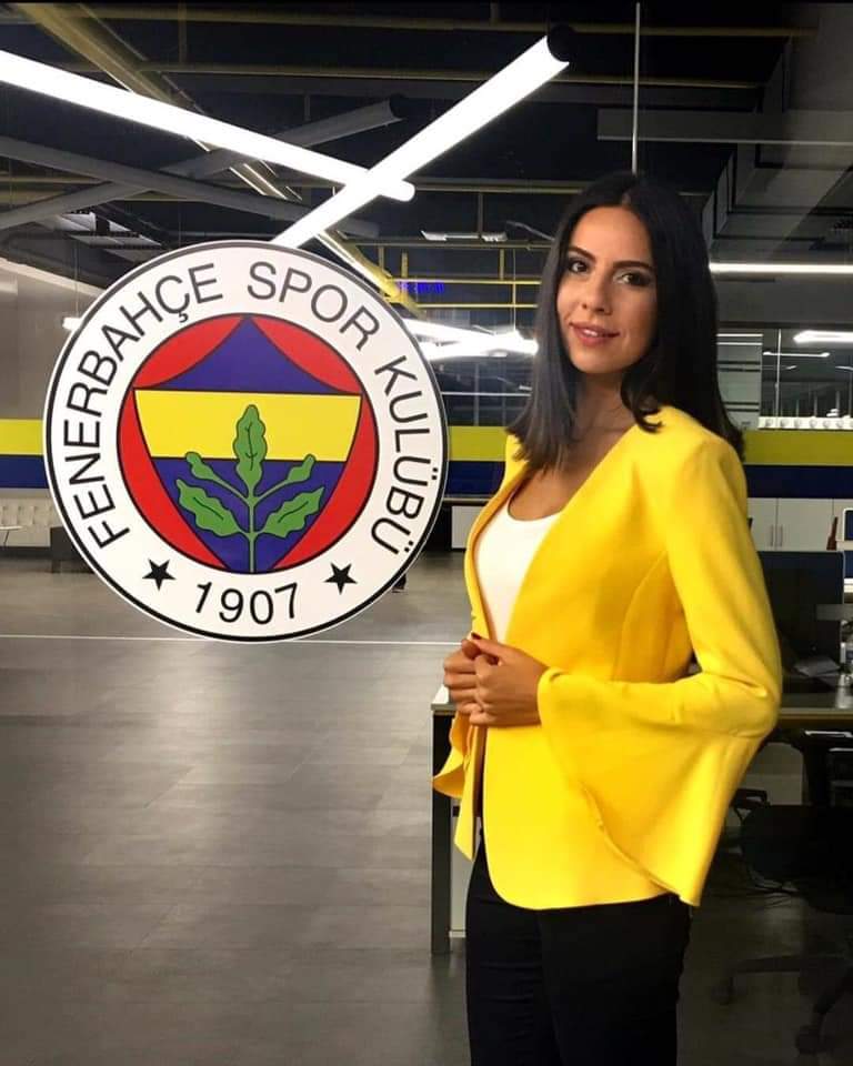 Çok savaştı ama olmadı sunucumuz Dilay Kemer hakka yürümüştür mekanı cennet olsun inşallah. 🤲💛💙🇺🇦 #dilaykamer