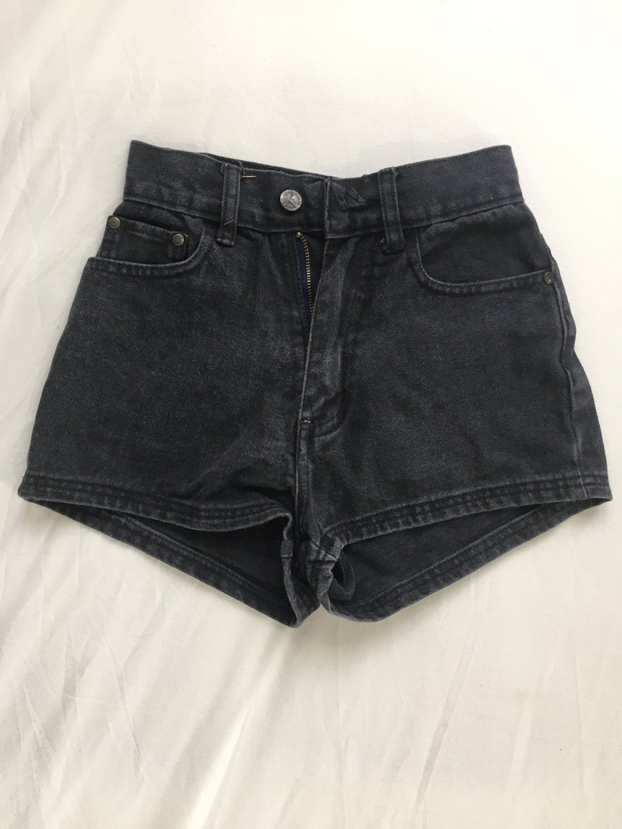 ปล่อยยีนส์ขาสั้น สีดำ สีชมพูอ่อน สนใจเดมงับ
— ตัวละ 50฿ พอจ้า
— size s น้า เอว 24-25
#ส่งต่อ #ส่งต่อเสื้อผ้ามือสอง #ส่งต่อเสื้อผ้ามือสองสภาพดี #ส่งต่อเสื้อผ้ามือ2 #ส่งต่อเสื้อผ้ามือสองราคาถูก #เสื้อผ้ามือสอง #ยีนส์มือสอง #กางเกงยีนส์มือสอง https://t.co/njalQWK4Z2