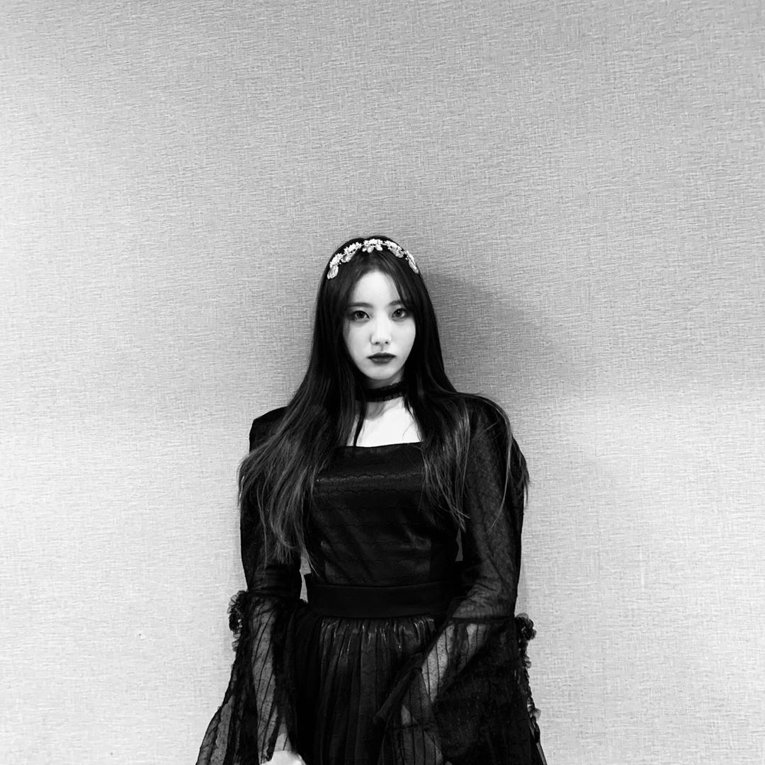 [TRANS] 201029 #LUDA IG update 

Just a sip 🖤

#우주소녀 #루다 #WJSN