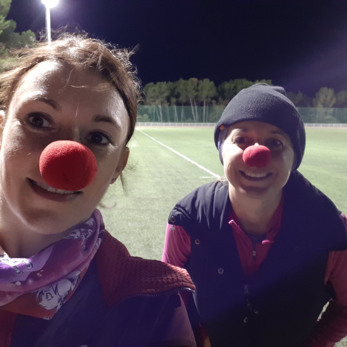 FitformP's tweet image. Dernier entraînement avant confinement pour les Clownies. 

On n'oublie pas notre course virtuelle : les 4 km du Rire Médecin. 
Inscription sur courirenfrance.fr
#reconfinementsaison2 #running #leriremedecin #raidamazones #entrainement #1km