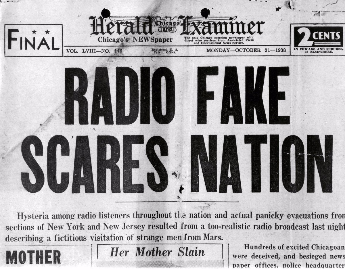 retrochenta's tweet photo. Hoy hace 82 años que Orson Welles retransmitió por radio una adaptación de "La guerra de los Mundos", sembrando el pánico en todo el país. https://t.co/hLnViVEc9B