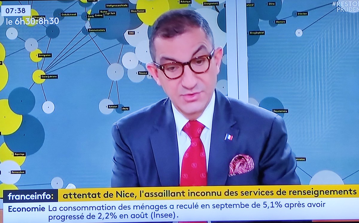 Ce matin j'ai voulu m'épargner l'extrême droite dans les infos.J'ai mis France Info TV sûre de moi et puis voilà. Jean Messiha qui peut dire sans contradiction sur le service public : "Le réel est d'extrême droite". Le confort dans lequel les fascistes s'expriment est terrifiant.