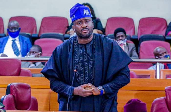 1)These are the Points made by Desmond Elliot that the so called influencers are crying about:1. Elliot called on the speaker of the Lagos State House of Assembly to “address certain things” like “the Nigerian youth, the social media, the social influencers”.Thread..
