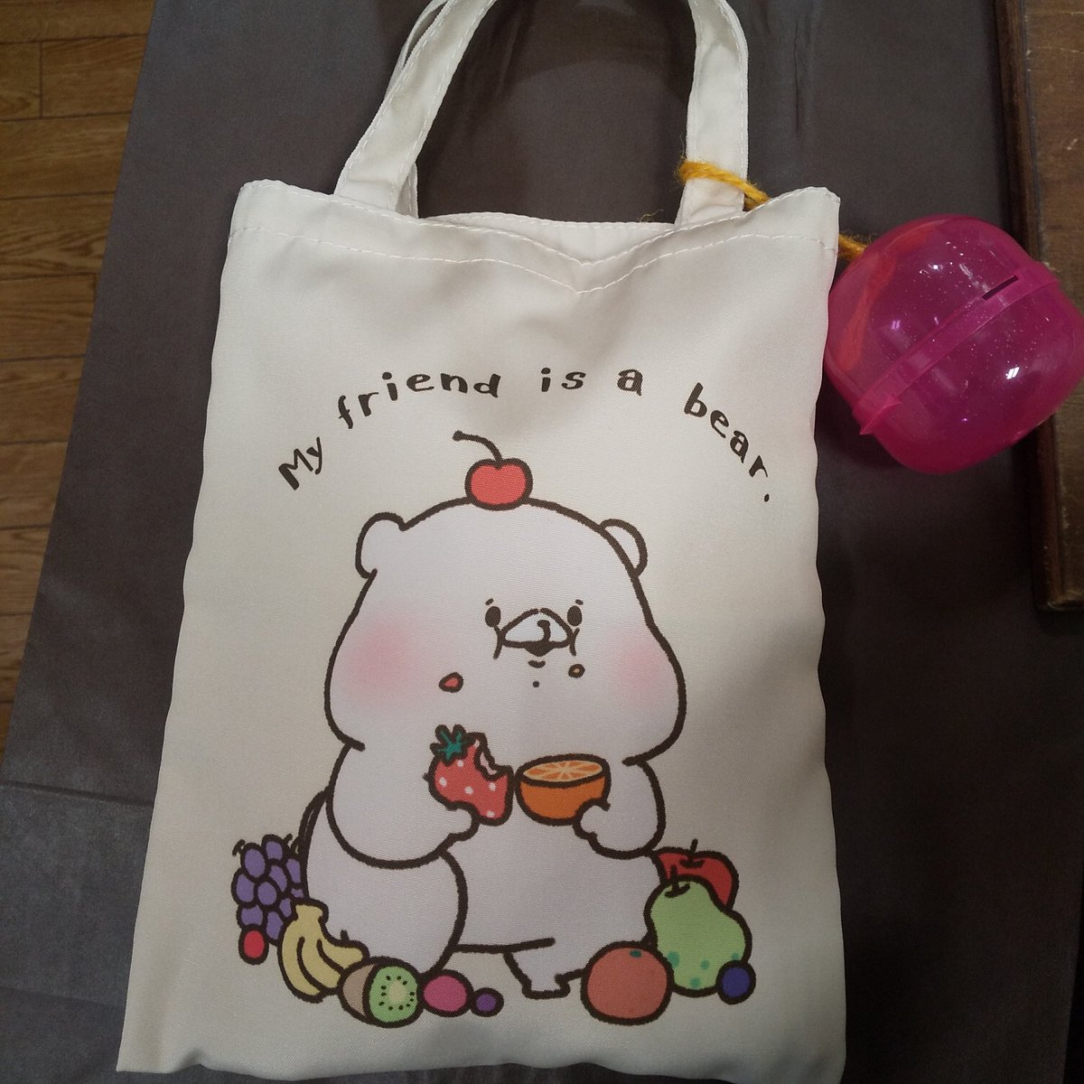 ガチャ王国アルパーク店 V Twitter ともだちはくまグッズこれくしょん 実用的なグッズが登場 トートバッグやポーチ 気持ちの良いマスコット等どれが出ても嬉しいラインナップ トートバッグのくまはガシャポン限定描き起こしです ガチャ ガチャガチャ ガチャ