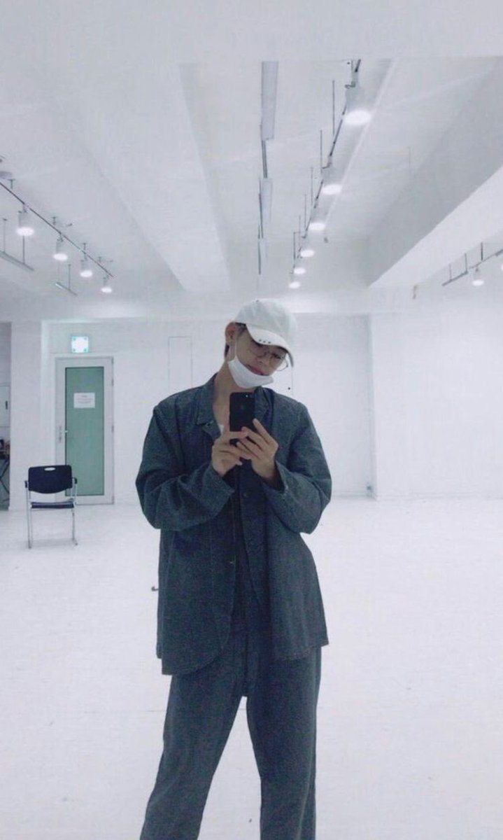 taehyvngpics's tweet photo. 📸 https://t.co/5jIq8Nq8o4