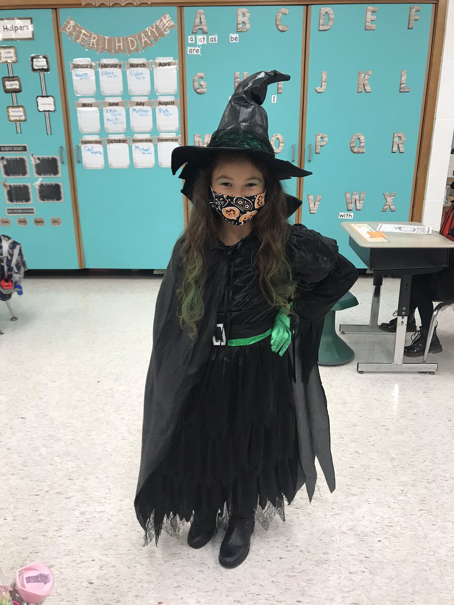 MissRacanelli's tweet photo. Happy Halloween!! https://t.co/sTVFp9c2wd