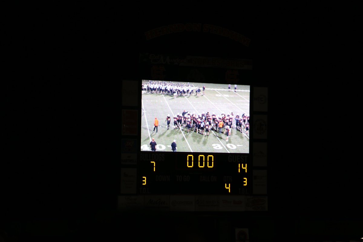 kpickurel's tweet photo. What a game! Undefeated TL Hanna Freshmen beat Hart Co JV! Best part was the last moment on the field. β€οΈπ #respect #Pick19 @TLH_Football @hamby83 https://t.co/lWixIoAdJb