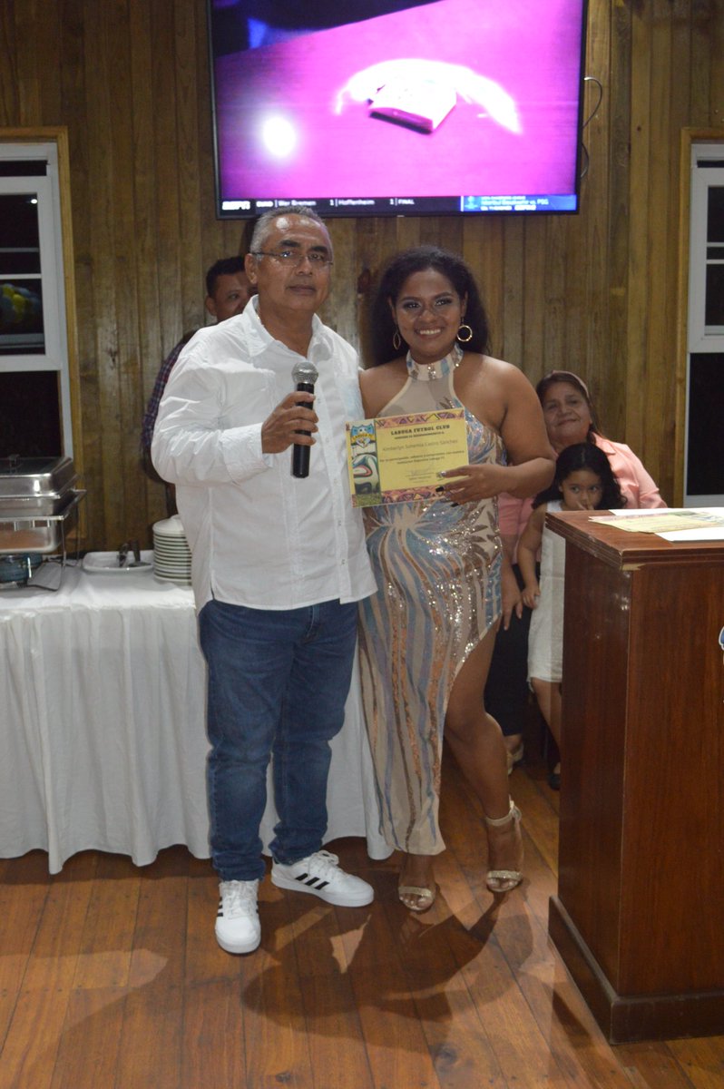 WalderVeliz's tweet photo. Reconocimientos a los d ela Junta Directiva de Labuga fc
#LabugaFC
#LabugaSomosTodos
#YoApoyoLabugaFC
#Livingston #Izabal
#terceradivisionprofesional
#terceradivisionguatemala
#walderveliz
#terceradivision
#LivingstonCadaDia https://t.co/X7eZ1mJIpJ
