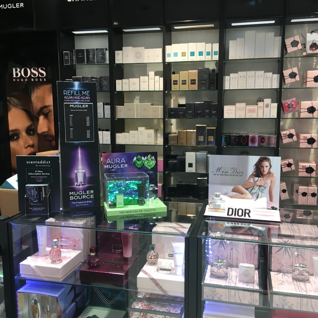 FragranceShopUK's tweet photo. Payday Treat.... 20% off in-store and online until 3pm today! 💳 Go on... We know you want to treat yourself, you may as well stop by if you're passing our store to test some of the newest scents from some of the biggest brands 🎁 #PaydayTreats #TheFragranceShop #StoreDiscounts https://t.co/Jb3wK69DCQ