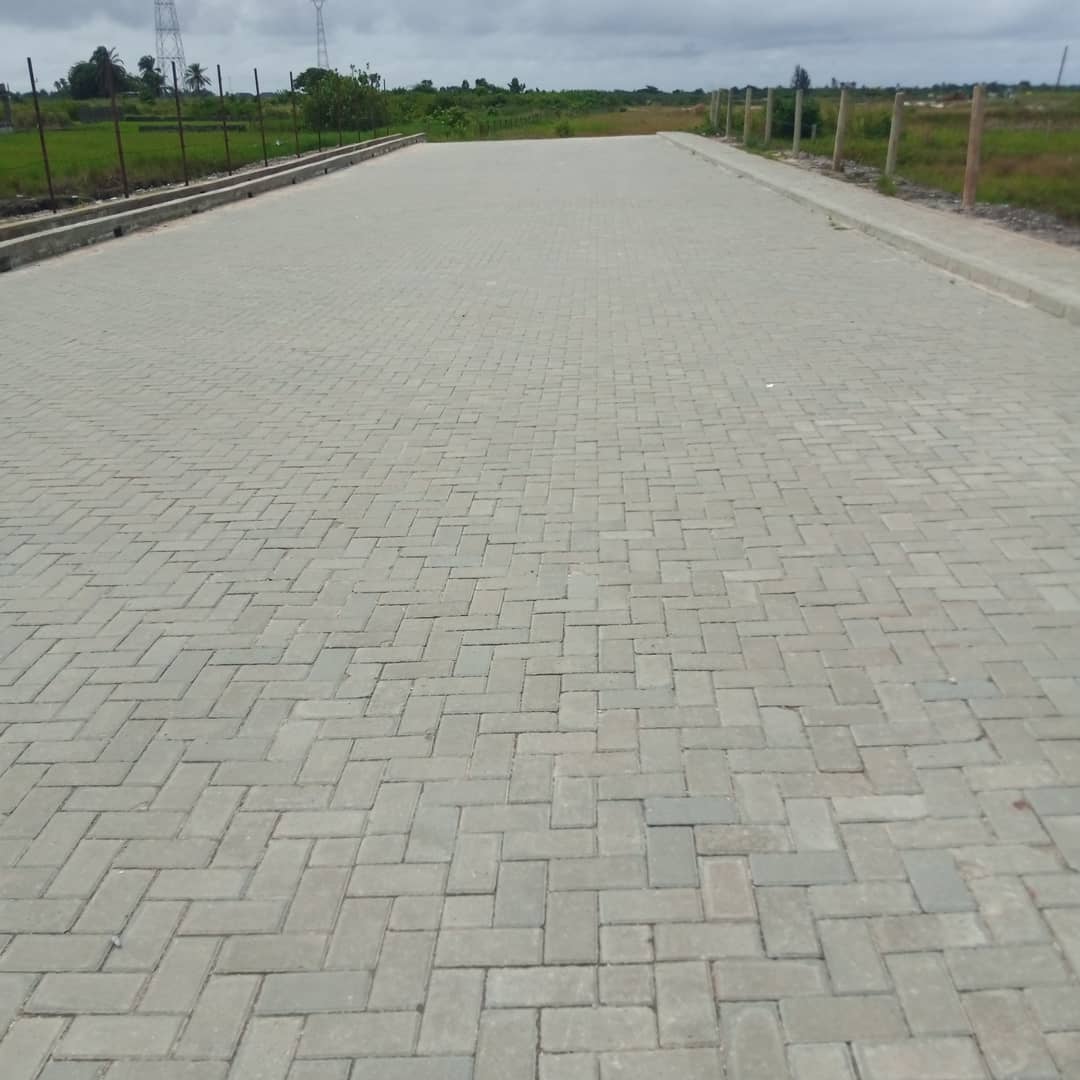 Heavens_CON's tweet photo. 🚦Westron 

🚧 Westron Road 1 &amp; Bridge , Ijegun Waterside 

Up Next ⏯️: Road 2, Retaining Wall &amp; Jetty

💌 Chief George I. https://t.co/wnzNfW0oOY