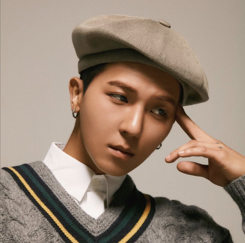 WPatootie's tweet photo. #RUNAWAY_OUTNOW
RUN AWAY WITH MINO 
#TAKE_ALBUM_OUTNOW
@official_mino_ #MINO 위너 송민호

[DAY]                             [NIGHT] https://t.co/5tyV4kmi85