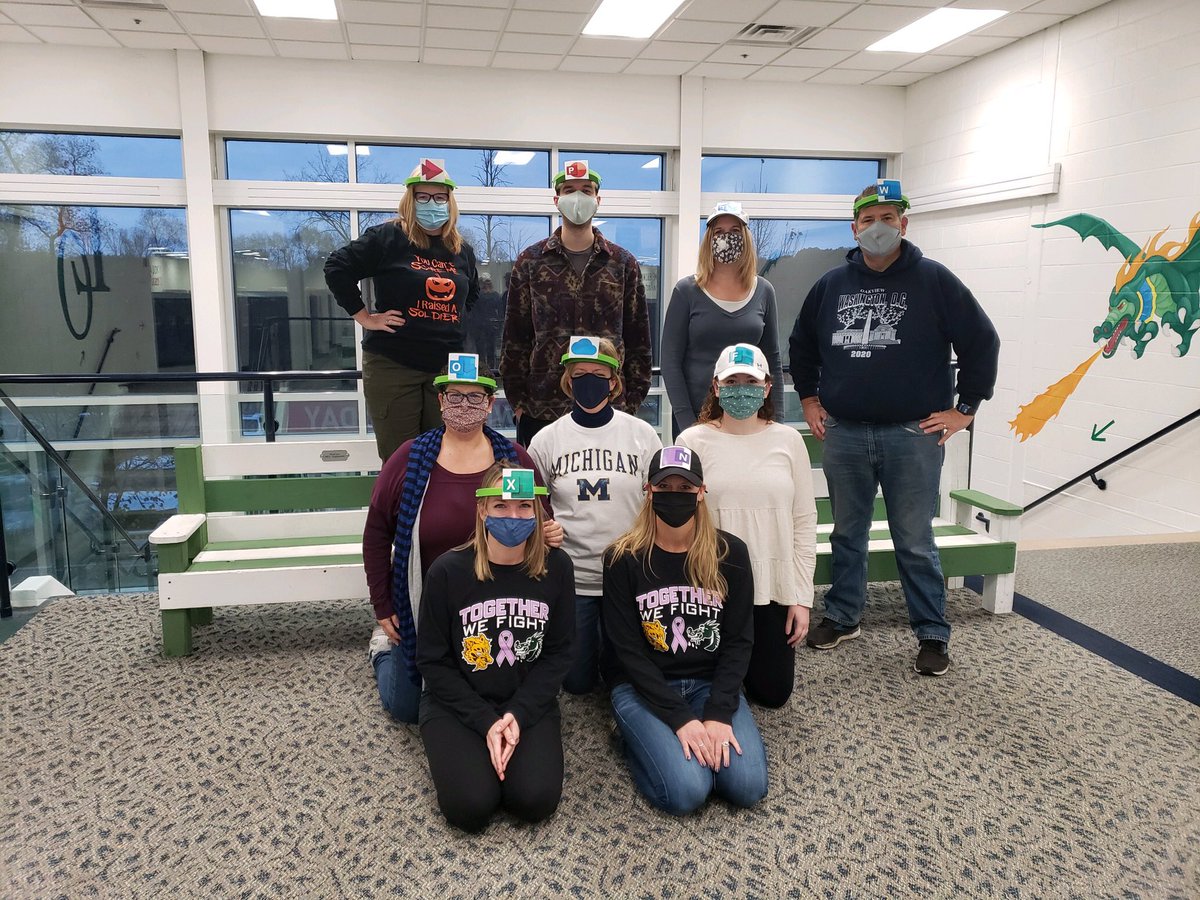 HamiltopiaC17's tweet photo. Happy Halloween from Oakview’s 8th grade. 2020: the year of making friends with the ‘Waffle’. #OakviewRocks #Halloween2020 https://t.co/GPPdA4fpxl