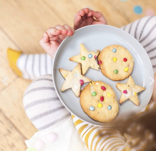 Order your Baking &amp; Games Activity Box today! 
yourfamilytime.co.uk/product/octobe… 

Includes make your own delicious biscuits and sweetie strings along with novelty farmyard wax crayons and an imagination doodle game 😁

Lots of fun to enjoy together! 

FREE shipping.