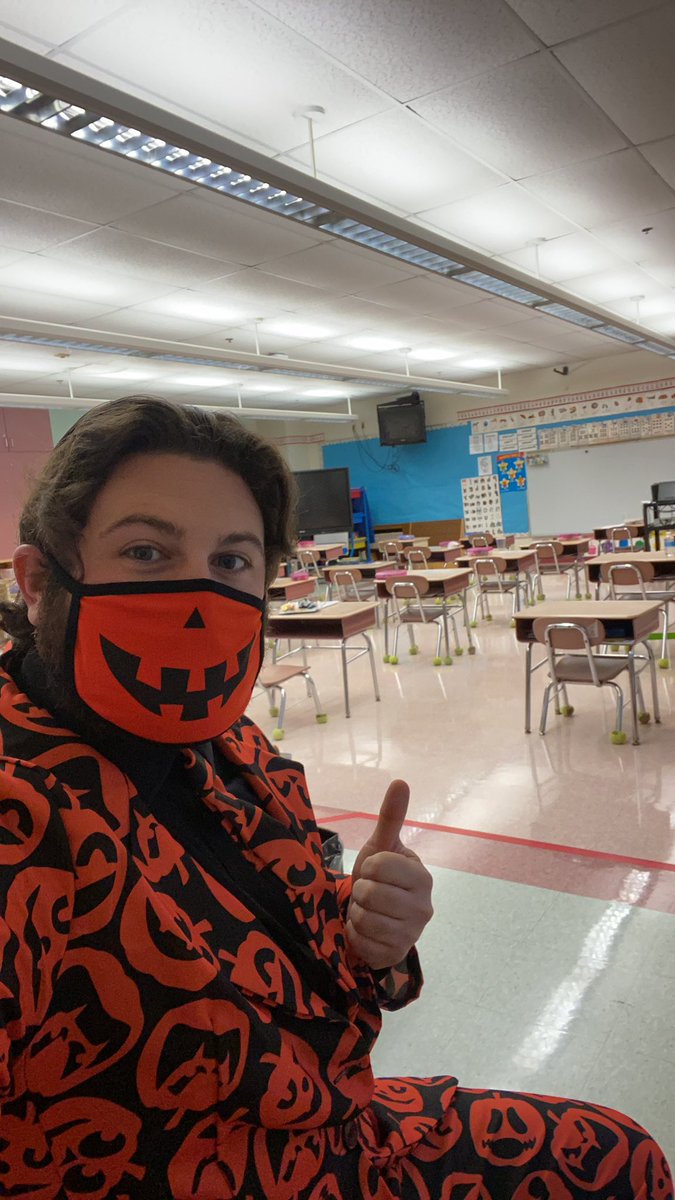 MrBoyleETES's tweet photo. Ready for the kids on the day before Halloween! Love theme days! @Taunton_Schools @ETelementary #Halloween #teaching #firstgrade #orangeandblackday https://t.co/4H2hXm3dlk