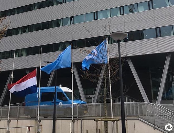 Vanwege de aanslag gisteren in Nice hangt vandaag onze nationale vlag halfstok. Onze gedachten zijn bij de slachtoffers en hun nabestaanden. #Nice