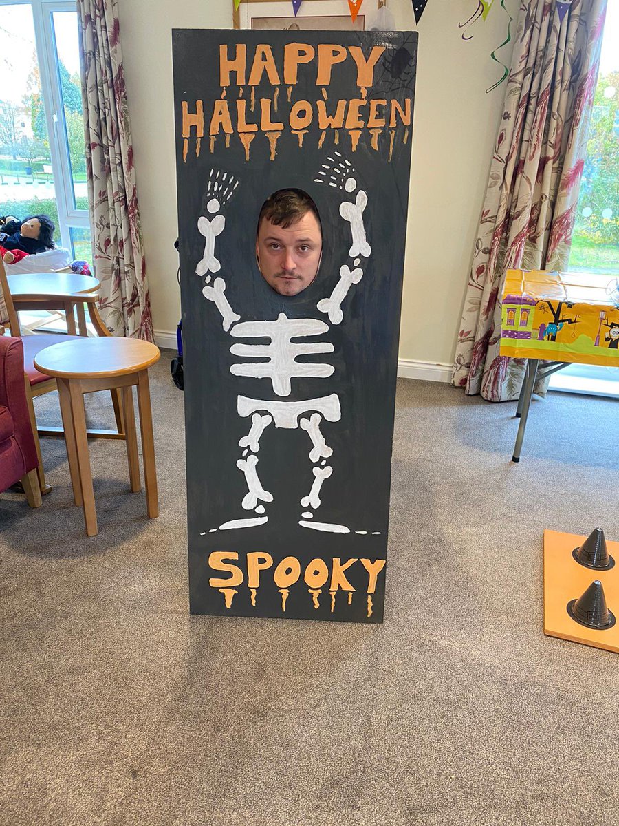 ParkViewGlos's tweet photo. The Halloween decorations are up, ready for a weekend of spooky fun and games 👻 🎃 

#halloween  #halloweencostume #care #inthistogether #gloucestershire #proudtocare #staysafe #stayhome #spookyseason #spooky https://t.co/O371qnaiwx