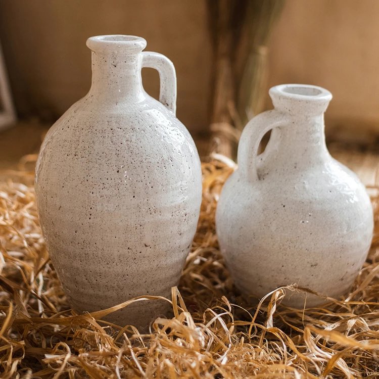 rusticreach's tweet photo. The White Ceramic Vase Small Opening Vase has an earthy feel while also remaining modern. Its weight allows you to store heavier branches and flowers without fear of tipping over. The vase even gets more stunning the closer you get for its intricate detail and effortless style. https://t.co/tv8ESxeeuE