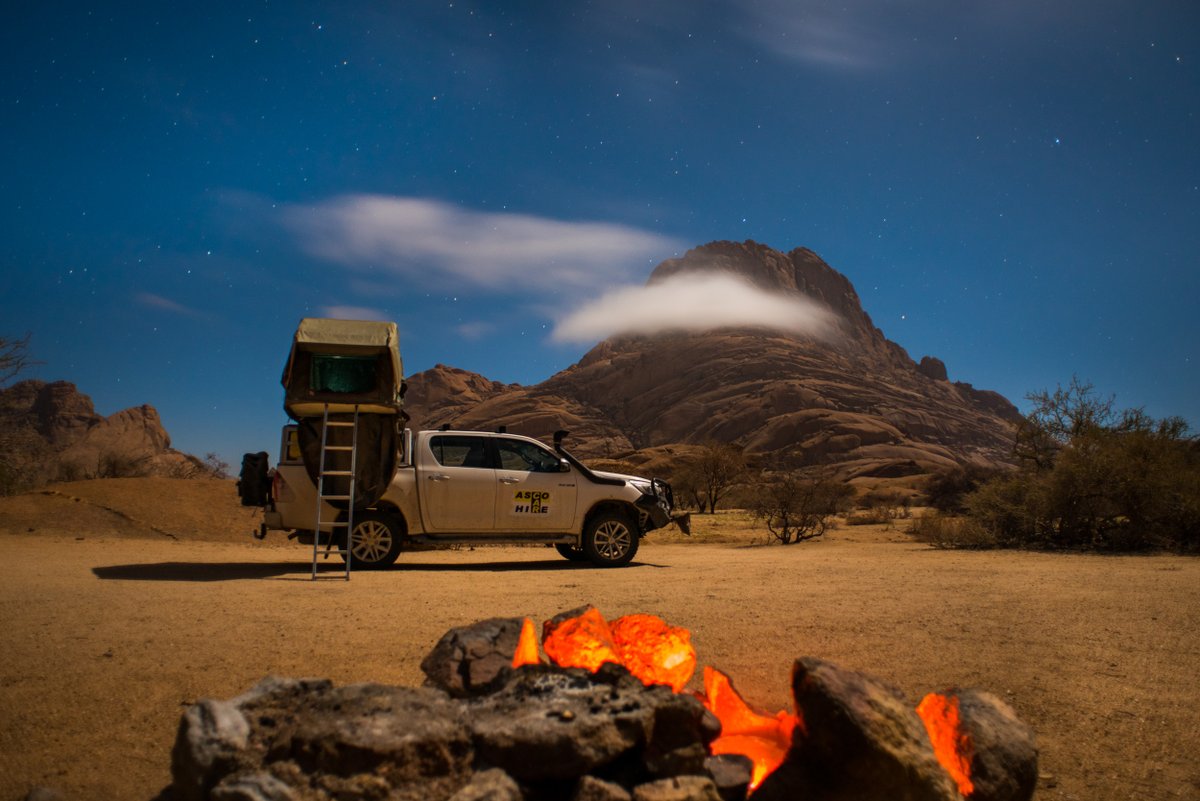 Namibia is no longer declared as a risk area in Germany, Switzerland and Austria, but even before that it was clear that it is currently safest around the campfire under the starry sky of the wilderness.