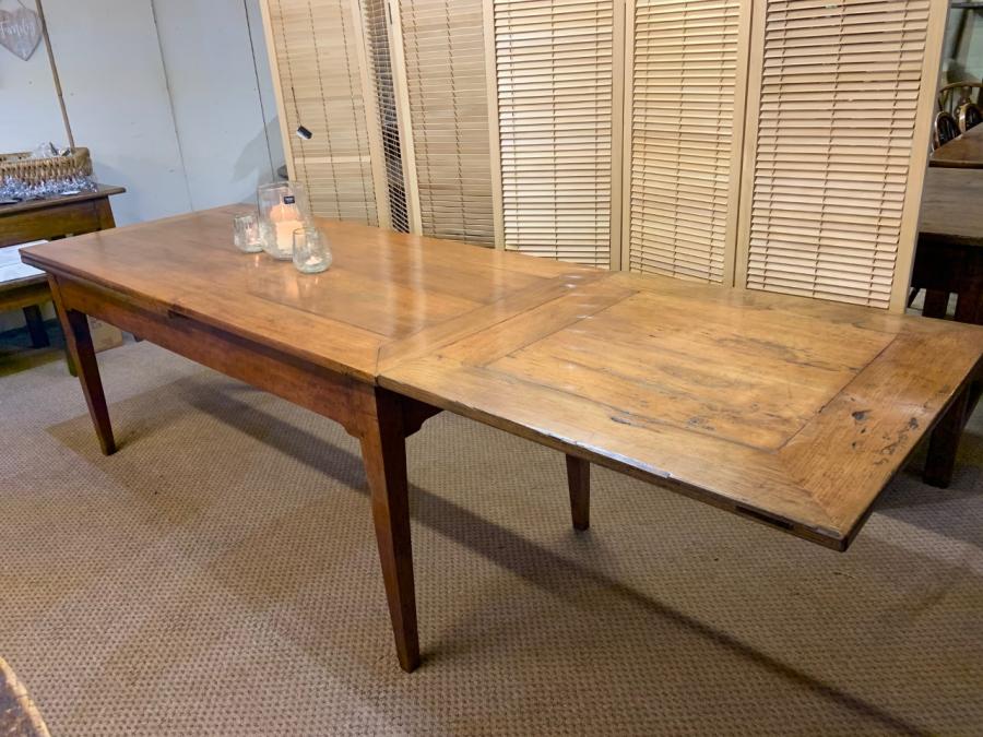 AntiqueTables1's tweet photo. 19th century cherry double draw leaf table, gorgeous mitered top with tapered cherry legs.
Price : ยฃ4,700
For more details visit-https://t.co/5Icz0W6JMw
#antiquediningtable #cherrytable #antiquetable #interiordesign #antique #furniture #extendingtable https://t.co/rMODeSxzTX