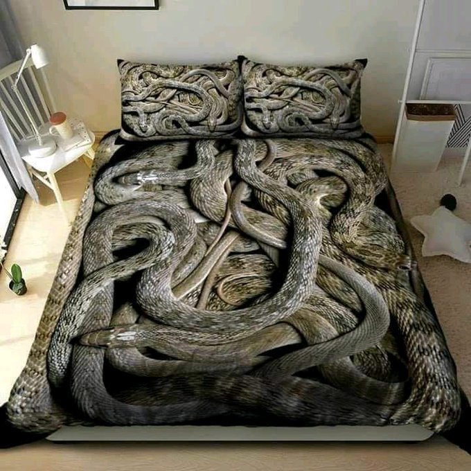 I'm naked on this bed calling for you, what do you do? 🐍 🤪 https://t.co/qxSNMz0FbC<a href="/tag/rescuecat"class="tags"><span>#rescuecat</span></a>