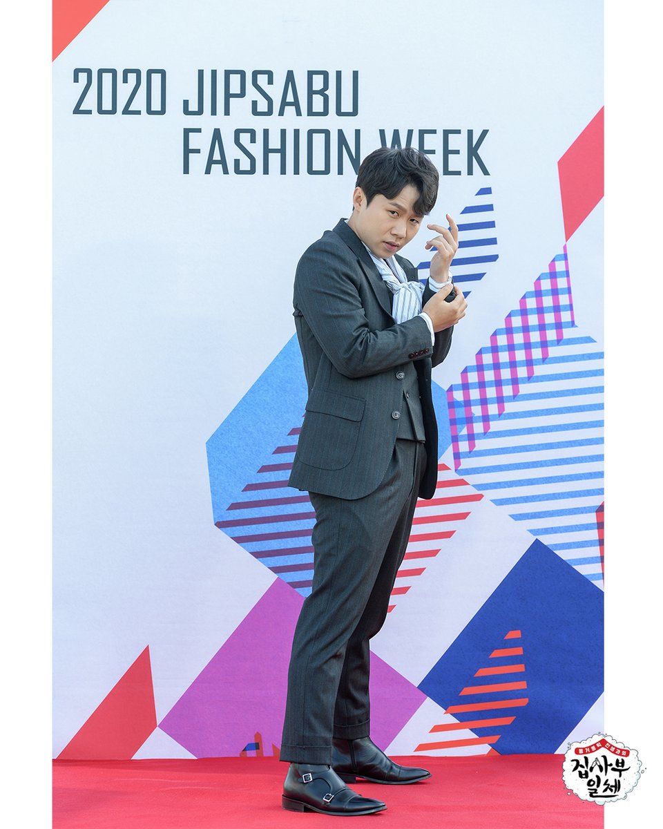 SBSNOW's tweet photo. 핫 셀럽들만 모였다!
집사부 패션위크 포토월 사진📸

동거동락 인생과외 SBS ‘집사부일체’
일요일 저녁 6시 25분 방송

#집사부일체 #masterinthehouse
#이승기 #양세형 #신성록 #차은우 #김동현 
#집사부패션쇼 #집사부화보 https://t.co/IfuBiwMBDe