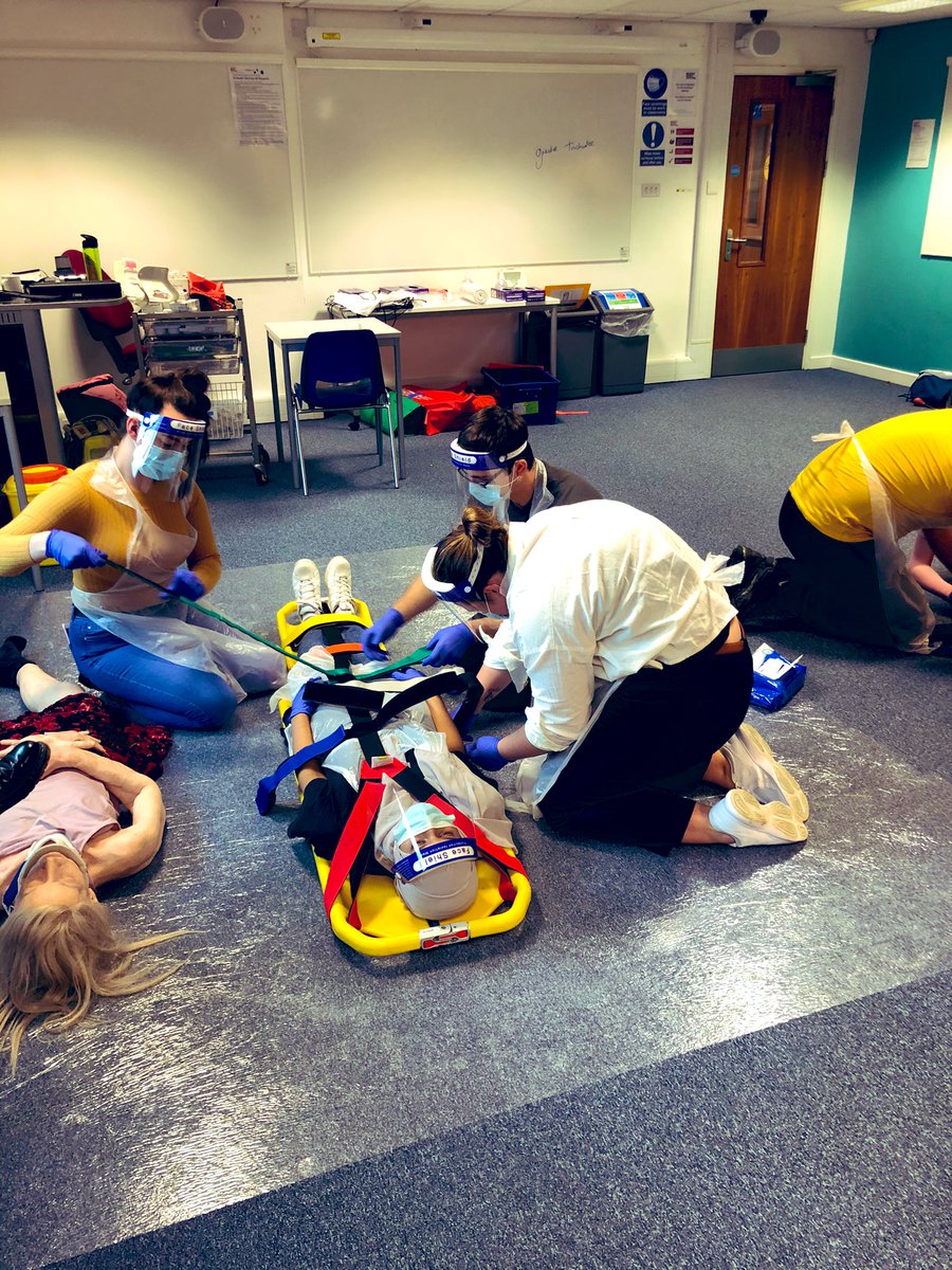 Linzi0704's tweet photo. Getting involved with the 1st years yesterday with some trauma kit familiarisation whilst in full level 2 PPE.  @ShuParamedic #trauma #Tractionsplint #pelvicbinder https://t.co/5K8iuTp8Zz