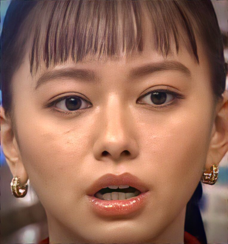mottittitto's tweet photo. #顔抜き
#山本舞香
#新川優愛 https://t.co/mJ0W7fLKA2