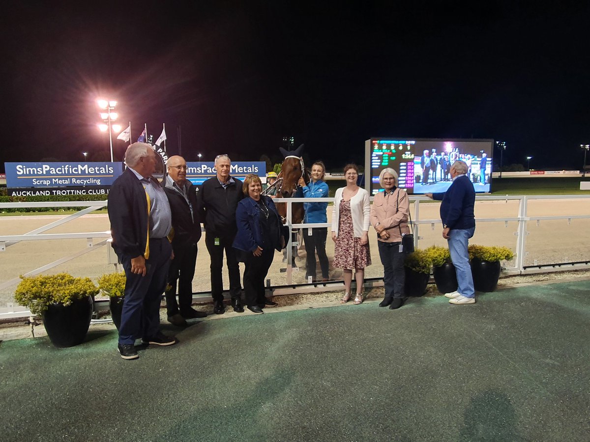 Tommy Lincoln wins Race 9 of the night! Driven by David Butcher and trained by Ray Green. Maintained a strong performance the entire race!