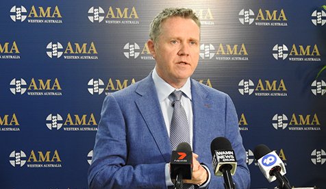 AMA_WA's tweet photo. "Job insecurity amongst WA doctors is having an impact on patient safety, workforce morale and doctor wellbeing..." Dr Andrew Miller on why the AMA (WA) has rejected WA Health's offer for public hospital docs.
#AFairGo #amawa #SpeakUpWADocs #JobSecurity https://t.co/kWZtp1md1W