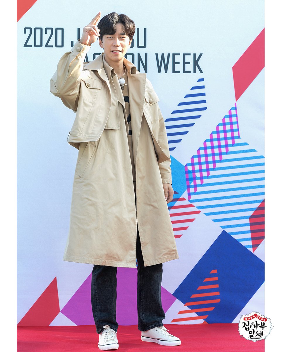 SBSNOW's tweet photo. 이 구역 BEST 모델은 나야~! 
집사부 패션위크 포토월 비하인드📸

동거동락 인생과외 SBS ‘집사부일체’
일요일 저녁 6시 25분 방송

#집사부일체 #masterinthehouse 
#이승기 #양세형 #신성록 #차은우 #김동현 
#LeeSeungGi #YangSeHyung #ShinSungRok 
 #KimDongHyun #jipsabu #집사부패션위크 https://t.co/ZhigMkTQph