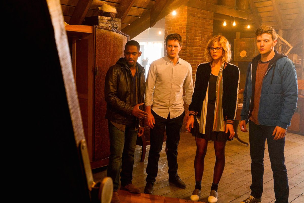 Cinepre イサーク エスバン Isaac Ezban 監督 アムル アミーン マルティン ヴァルストロム Martin Wallstrom ジョージア キング マーク オブライエン キャスリーン クインラン共演 Parallel 18年 の予告編が公開されたようだ T Co