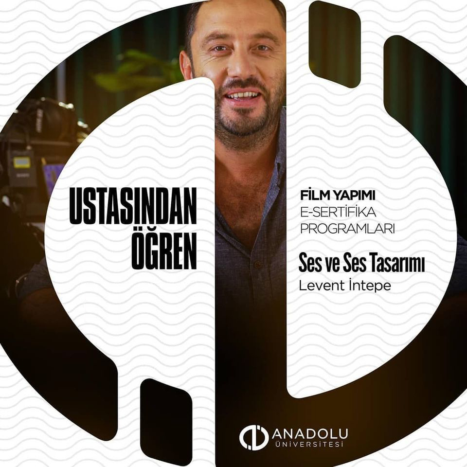 Dış ya da iç mekanda sesler nasıl kaydediliyor? #UstasındanÖğren #FilmYapımı e-Sertifika Programları kapsamında #Leventİntepe tarafından verilecek olan #Ses ve #SesTasarımı #eSertifika Programına kayıt için  esertifika.anadolu.edu.tr 
#AnadoluÜniversitesi <a href="/leventintepe/">levent intepe</a>