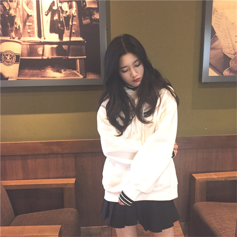 Wear_Blossom's tweet photo. [RT추첨]

🌸레이어드 후드티🌸

마치 안에 단가라 폴라를 레이어드한듯한 디자인이 멋스러운, 매번 많은 사랑 받는 레이어드 후드티에요🙌

과하지 않으면서 톡톡튀는 유니크한 매력으로 어떤하의와도 멋스럽게 연출이 가능하답니다😎

사이트https://t.co/0isy8Y5Voq
블로그https://t.co/7YShlxgov5 https://t.co/QAKaxAmp1c
