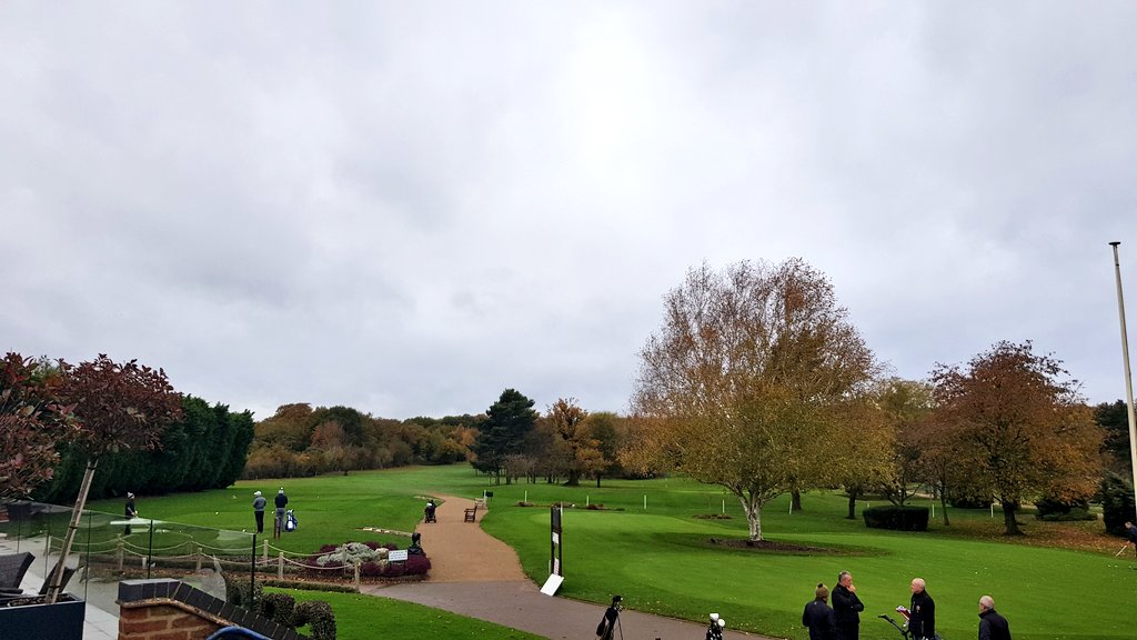MidlandsGolfer's tweet photo. #MGonTour #BrumRun @GolfBarr reckon this autumnal view of the course would have looked awesome with a bit of sun out https://t.co/Bun5bZPeJI