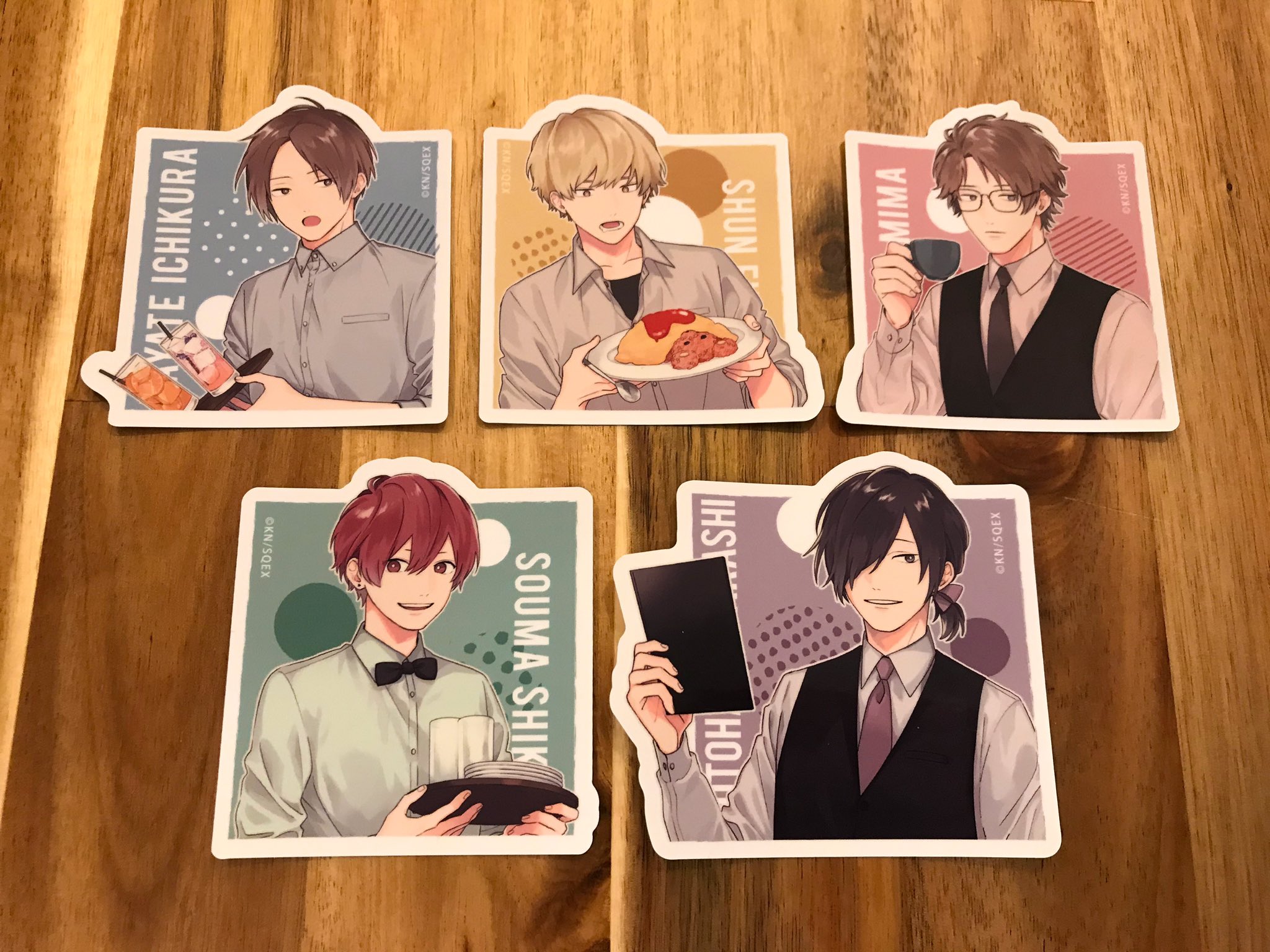 クールドジ男子　emo cafe アクリルスタンドキーホルダー　BOX クールドジ男子カフェ」は店内でもテイクアウトでも楽しめる
