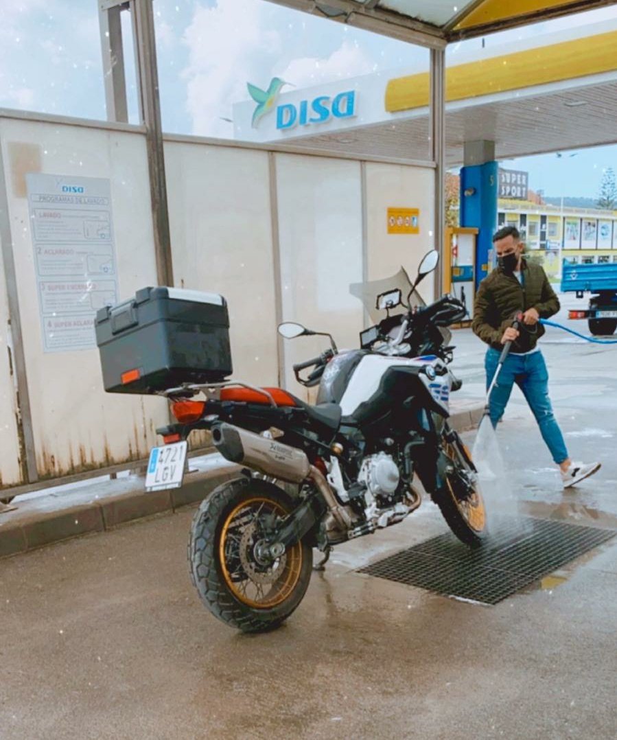 pedrotorres_89's tweet photo. Puliendo la máquina a esperas de los resultados oficiales...
#GuardiaCivil #opo126 #Listadefinitiva https://t.co/eXxEebz46z