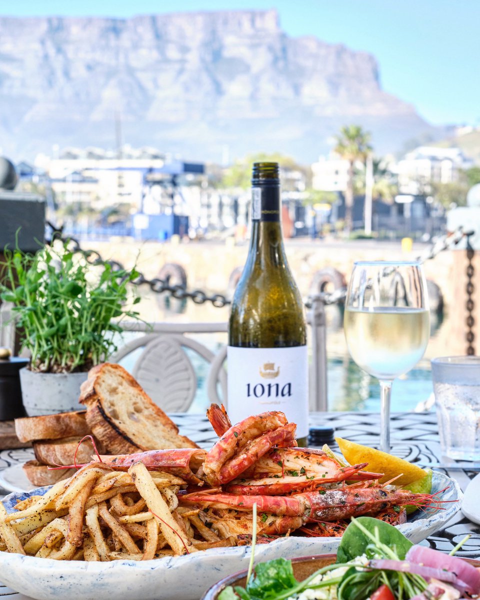 Weekend plans? Our Prawn &amp; Wine Special @ginjarestaurant is flying!🦐

Enjoy a platter for two on the water edge for R550.00 inclusive of: 
16 chilli garlic queen prawns, fries, toasted ciabatta, a table salad &amp; a 750 ml bottle of Iona Sauvignon Blanc.

Call: 021 419 6677