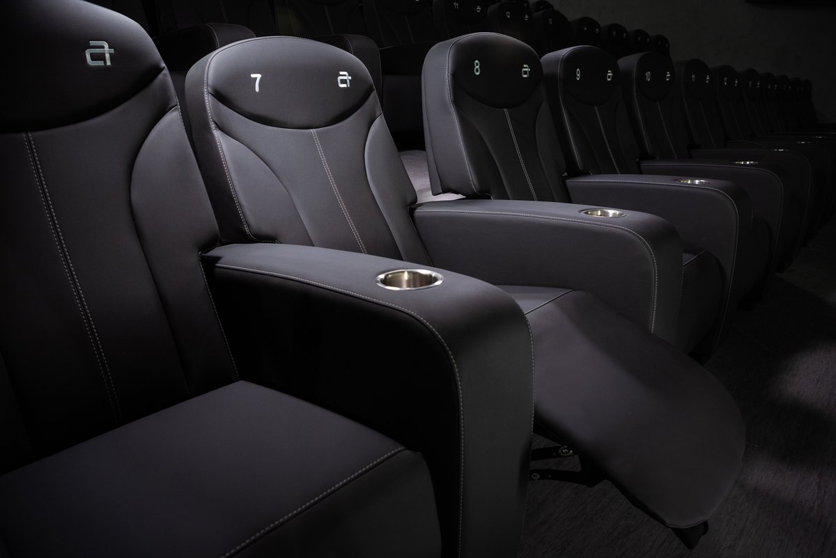 Multicines ARTESIETE LA TORRE. C. C. La Torre Outlet . Zaragoza. España

La empresa andaluza @Artesiete desembarca en el centro comercial La Torre Outlet de Zaragoza, con 8 salas de cine, 972 butacas de Ezcaray Seating.
Leer más: ezcarayinternacional.es/blog/

#ezcarayseating #butacas