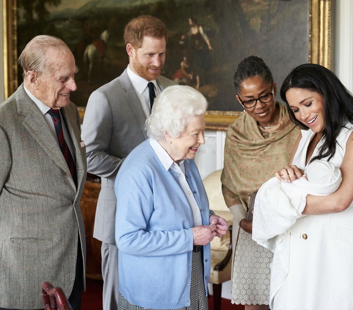 AndrezDMG's tweet photo. #blackhistorymonth
Doria Loyce Ragland (born September 2, 1956) is the mother of Meghan, Duchess of Sussex, the mother-in-law of Prince Harry, and the maternal grandmother of Archie Mountbatten-Windsor, who is seventh in line to the British throne. https://t.co/LA9znYspfq