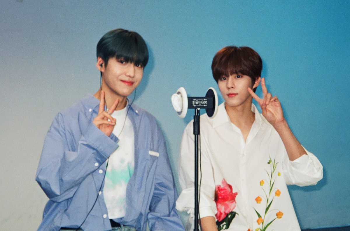 M2MPD's tweet photo. 필름카메라로 기록한 10월의 추억📸 11월에도 쭈욱 엠투와 함께해요❣️ #10월의엠투 #M2film #팅글인터뷰 #김우석 #이은상 #KIMWOOSEOK #LeeEunSang @KWS_official_ @LES_BNM https://t.co/xFl1wLzLX6