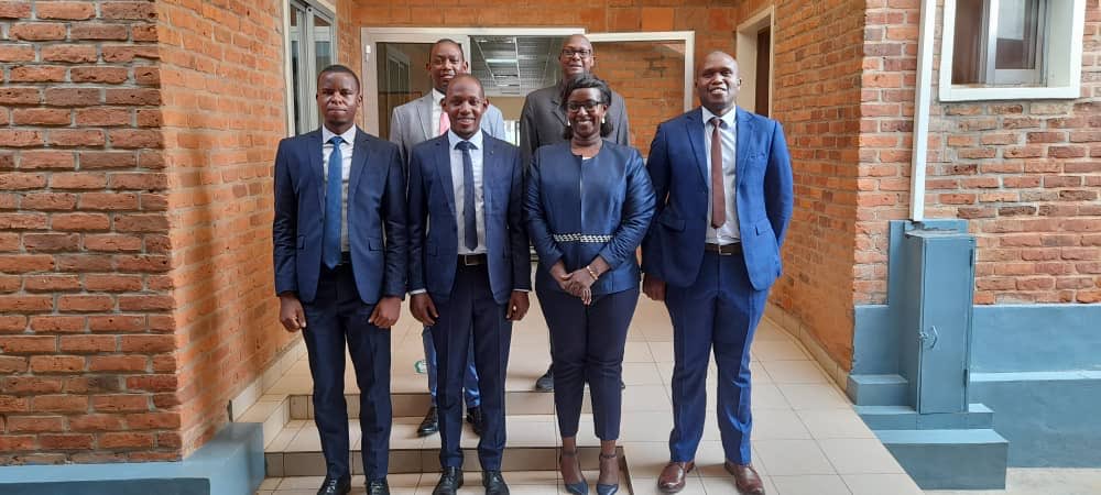 Yesterday was quite a day!Orthopedics blue( good coincidence) team was declared to have successfully ended 5 yrs of residency! Special gratitude to our Professors and mentors who made this happen.
My classmates were amazing all along ☺️Gracias Emile,Celestin and Chief Laurent!