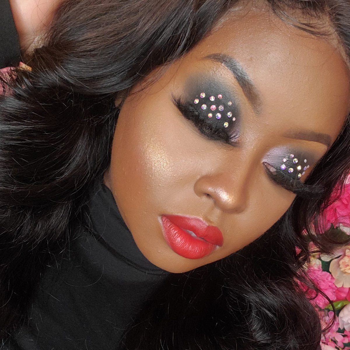 DizzySlay_MUA's tweet photo. All the smoke💨
🖤 @fentybeauty
◽Pro Filt'r Soft Matte Foundation 445
◽Snap Shadow Palette 6 Smoky
◽Stunna Lip Paint Uncensored
◽Pro Filt'r Mattifying Primer
#FentyBeauty #FentySkin #SnapShadows #LipStunna #BlackMakeupArtist https://t.co/lruQuq1HrA