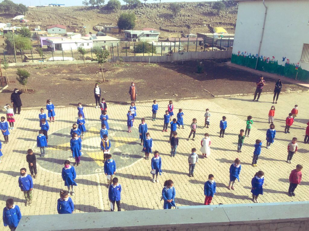 Eğitim-öğretimde ekim ayını tamamladık. Sosyal mesafeli İstiklâl Marşı Törenimizle birlikte, öğrencilerimize sağlıklı  hafta sonları dileriz. <a href="/ziyaselcuk/">Ziya Selçuk</a> <a href="/MemSiverek/">Siverek MEM</a> <a href="/NKapanoglu/">Nuri Kapanoglu</a>