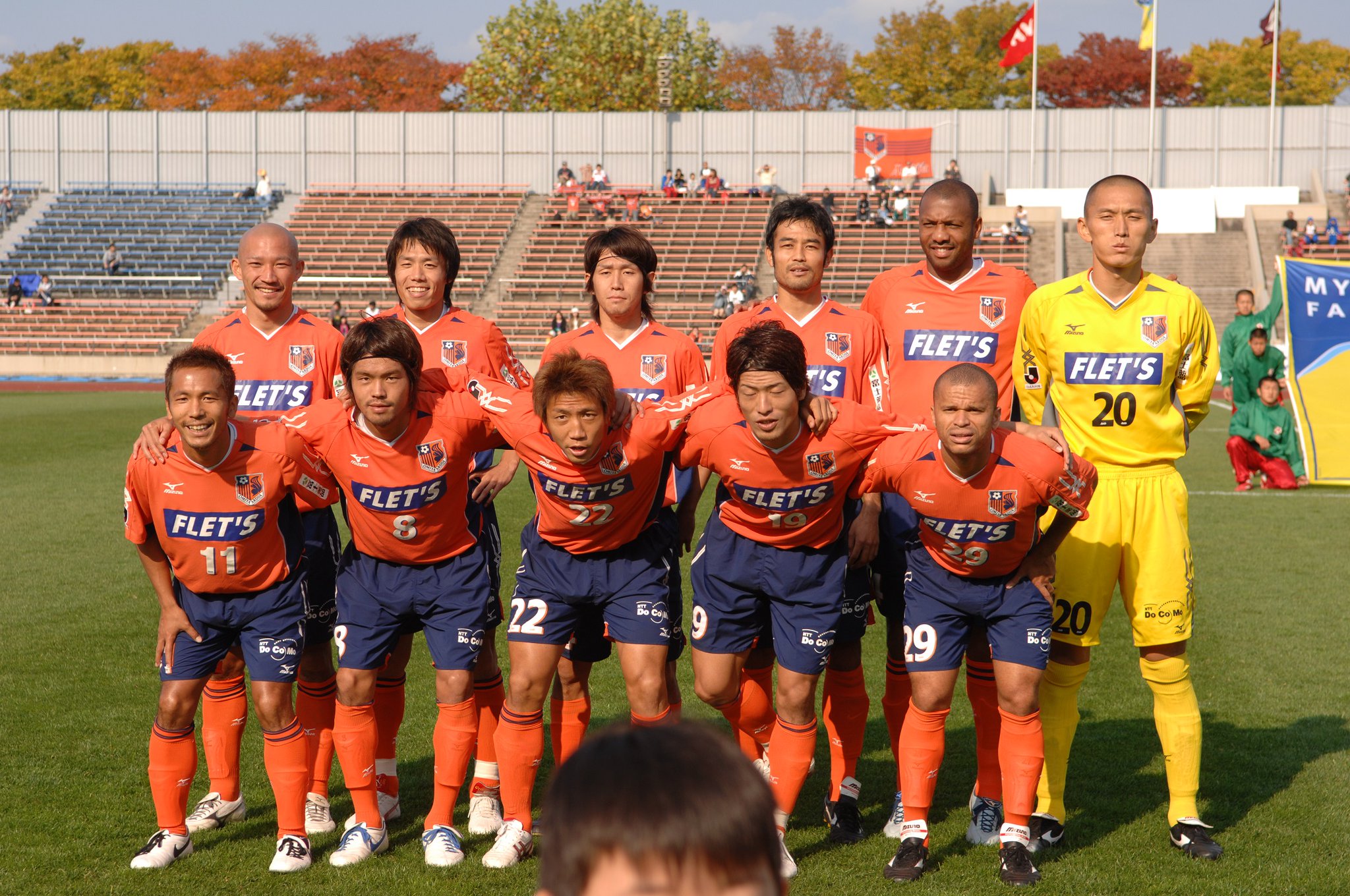 RB 大宮アルディージャ移動着 宿舎着　M 長袖　ネイビー RB大宮アルディージャ 25UA ARDIJA EMBLEM LS T-SHIRT｜【公式